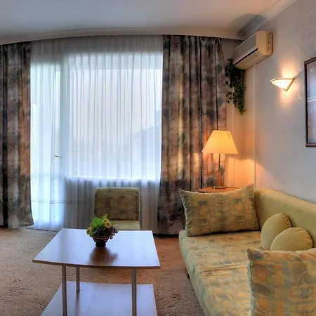 Отель Odessos 3*